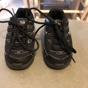 Nike Shoes - Toddler boys shoes. Size 6. Nike Shoes - Toddler boys shoes. Size 6.